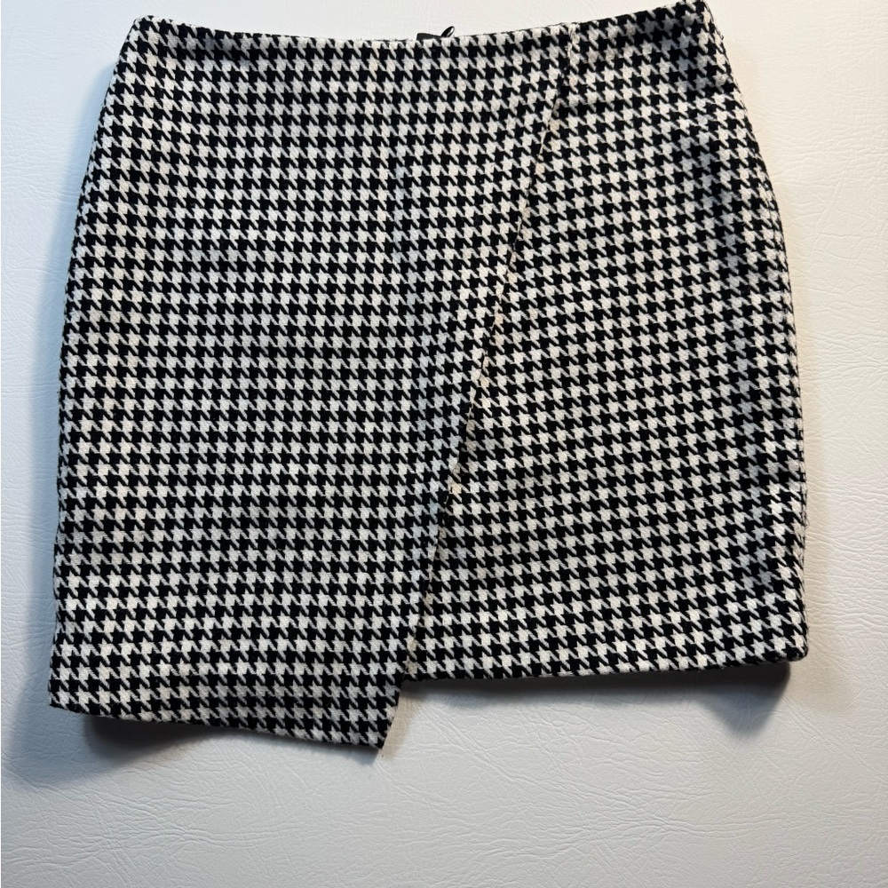 H&M Wool Blend Classic Black and White Houndstooth Skirt sz 8